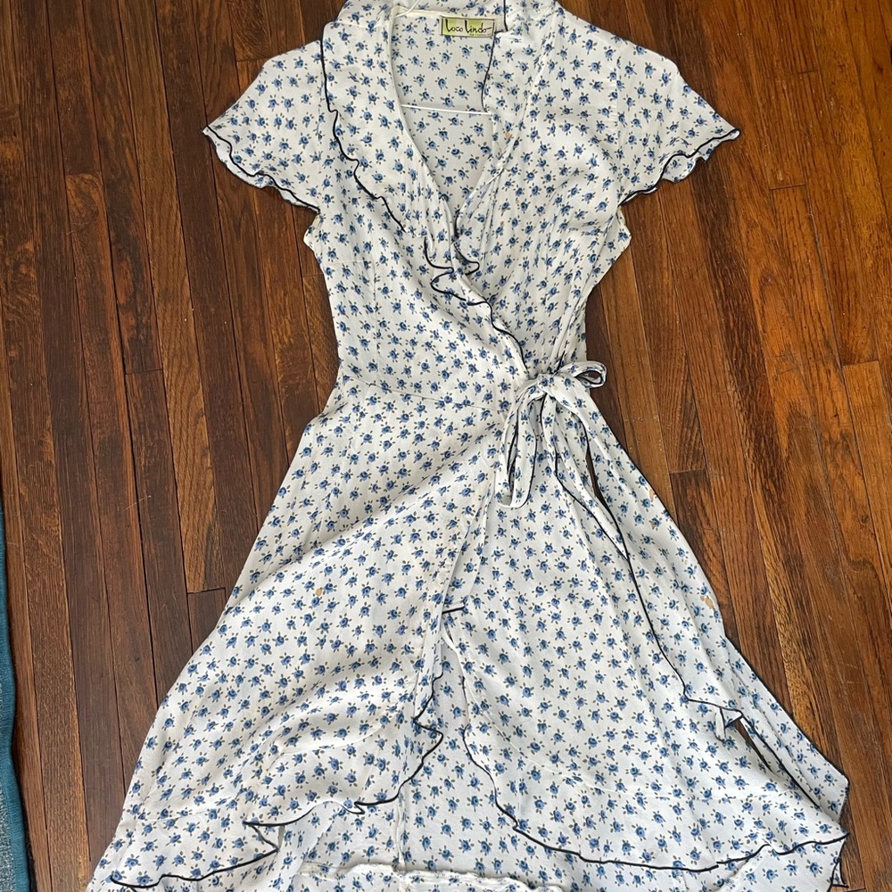 Retro 1940’s-style floral midi dress